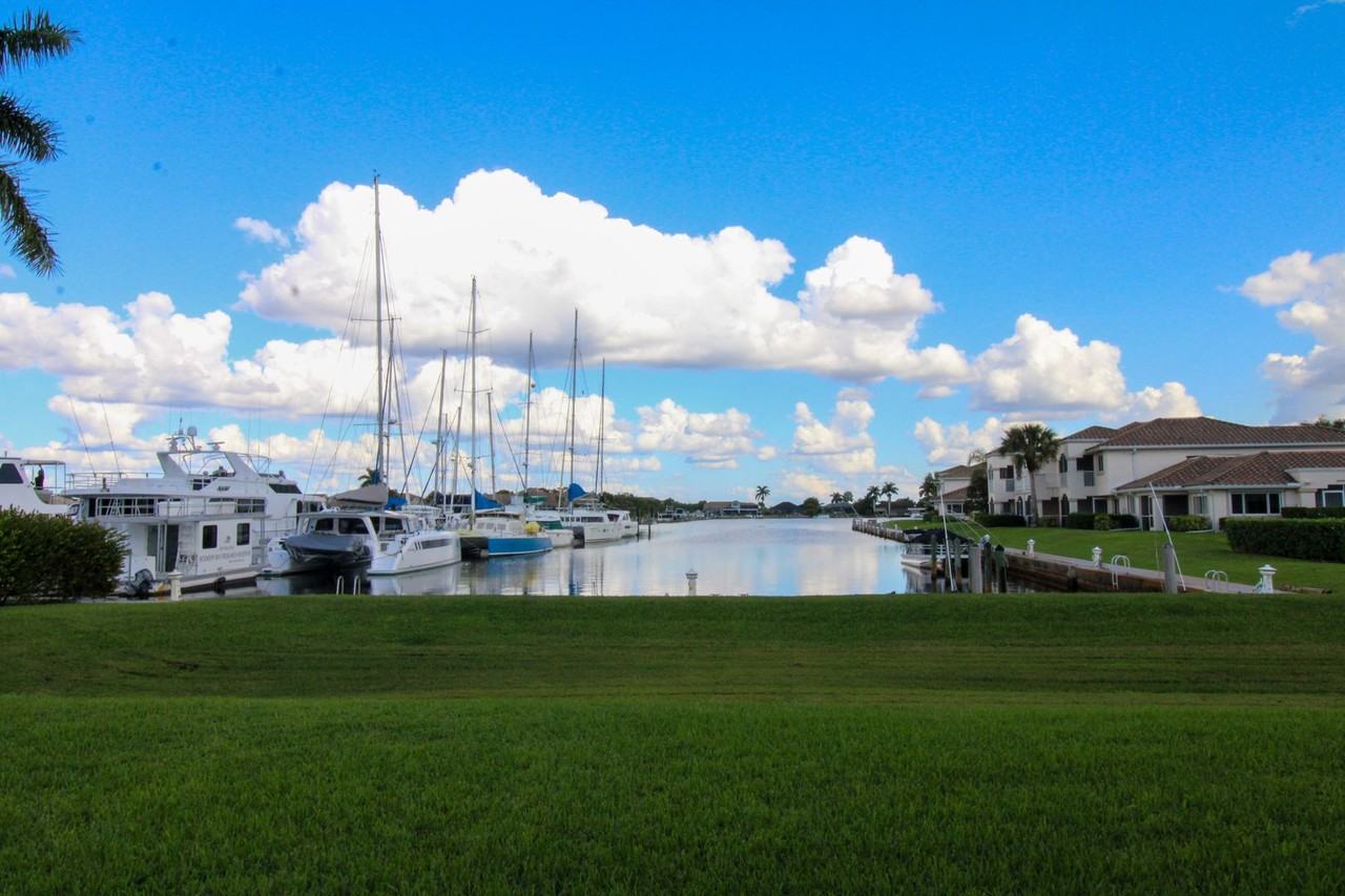 333 Sunrise Cay #2 - Photo 4 of 47