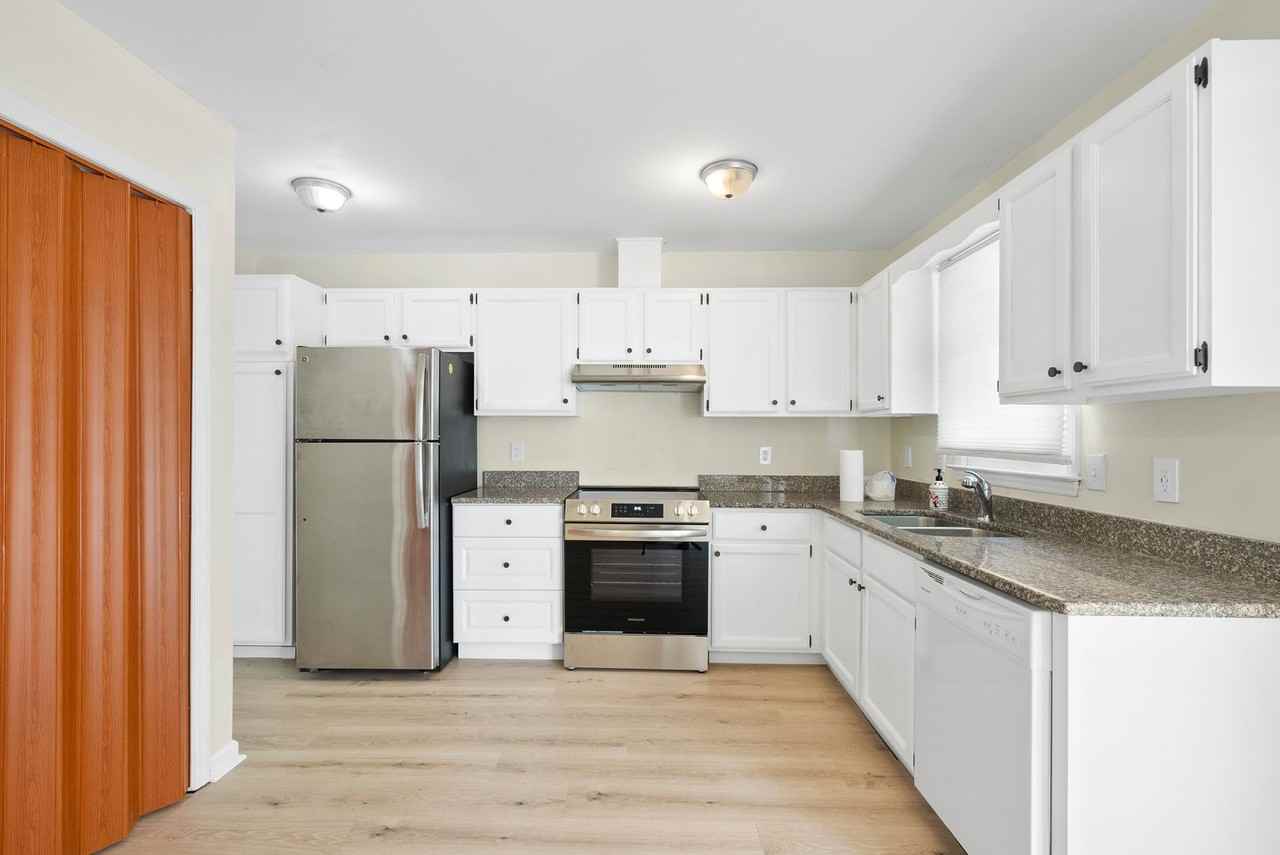 6108 New Market Way - Photo 7 of 31