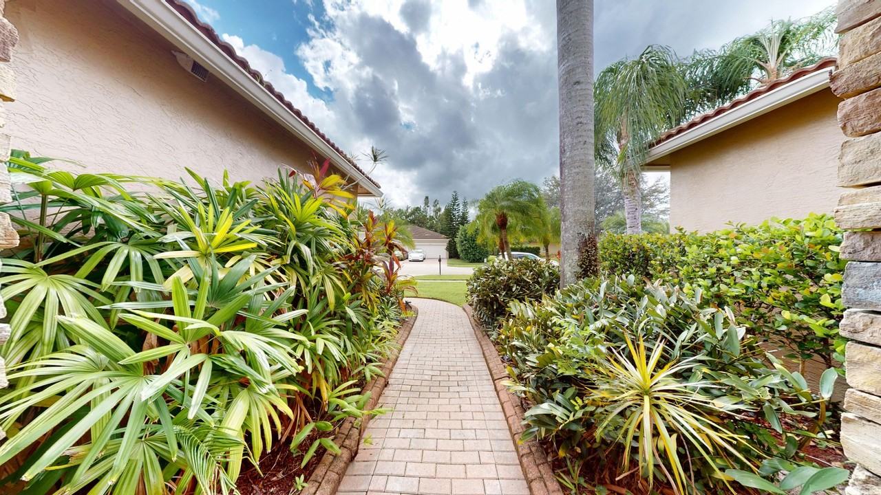 9919 Royal Cardigan Way - Photo 5 of 36