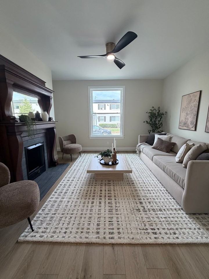 465 Elsmere St - Photo 5 of 32