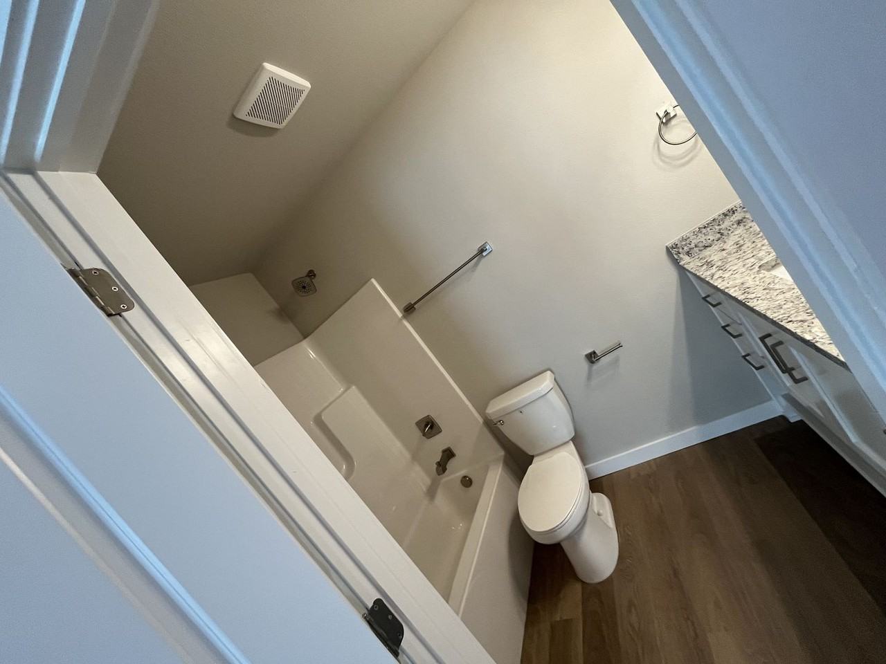 14517 E 39th Pl S - Photo 6 of 8