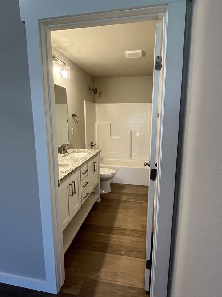 14517 E 39th Pl S - Photo 7 of 8