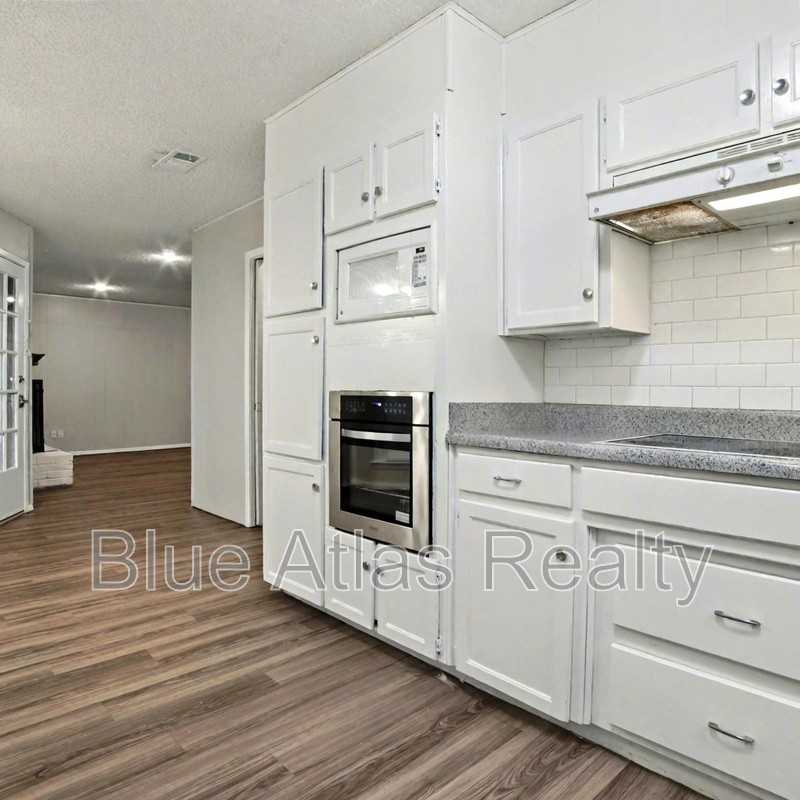 6537 Meadow View Lane - Photo 6 of 27