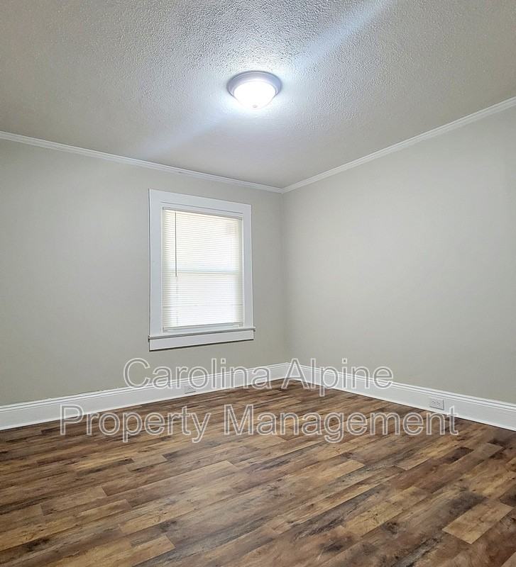 1029 Caldwell St - Photo 6 of 8