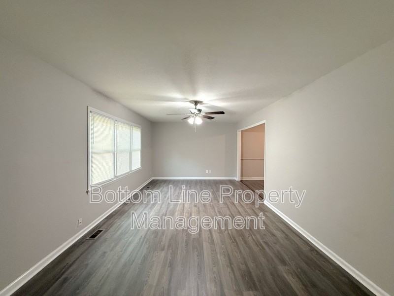 3315 Wiseman Drive - Photo 4 of 32