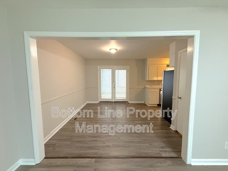 3315 Wiseman Drive - Photo 5 of 32