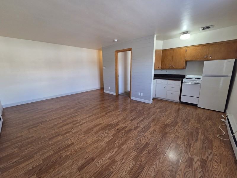 107 E 2nd St - Photo 5 of 25