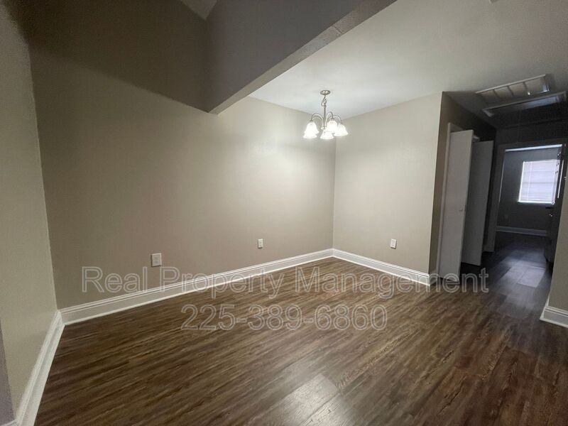 5500 Dianna Dr #3 - Photo 7 of 14