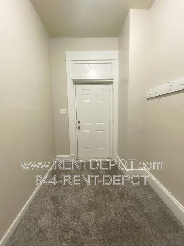 816 W Iowa St #818 - Photo 2 of 33