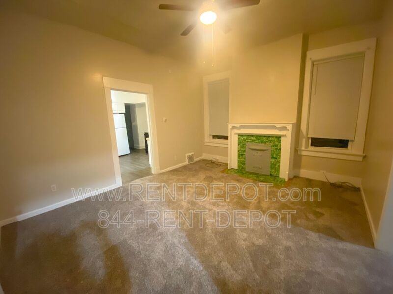 816 W Iowa St #818 - Photo 3 of 33