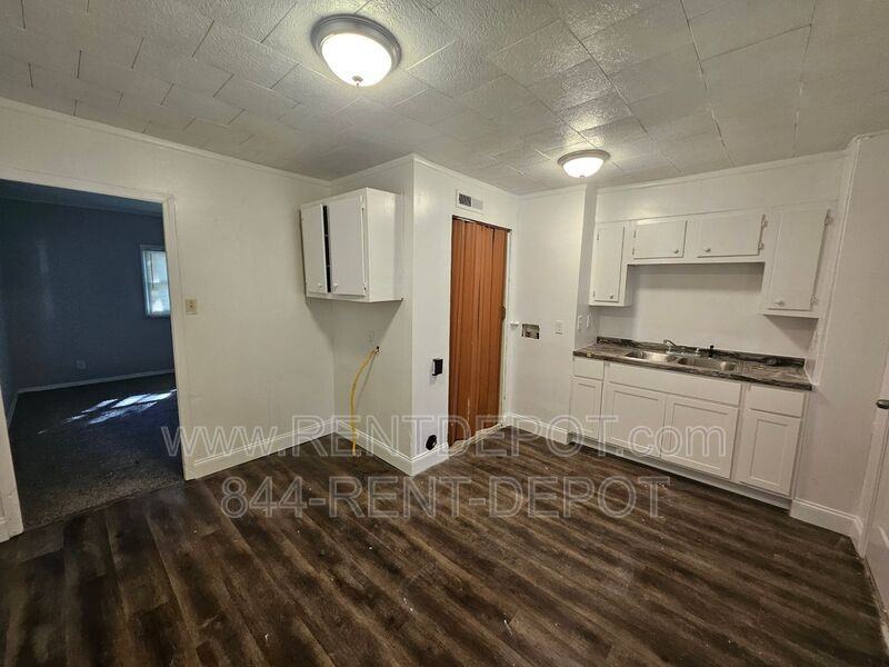 726 Ridgeway Ave - Photo 4 of 7