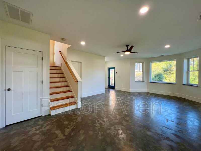 21 Toxaway Street - Photo 3 of 41