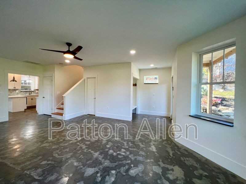 21 Toxaway Street - Photo 4 of 41