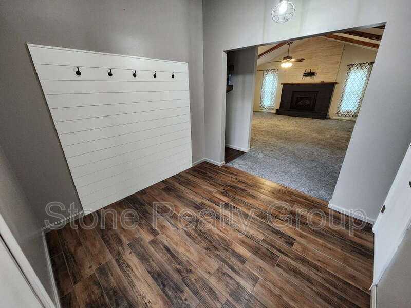 35 Ridgecrest Ct - Photo 2 of 19