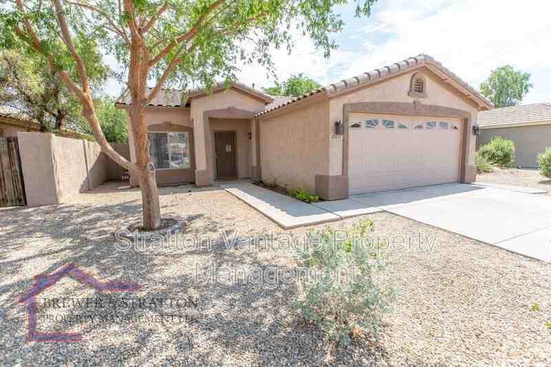 10117 E Obispo Ave - Photo 2 of 19