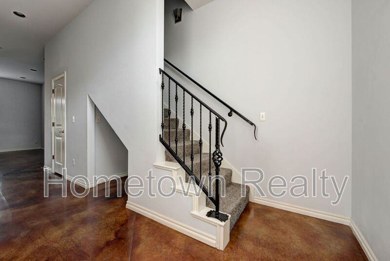 459 S Fretz Ave - Photo 5 of 45