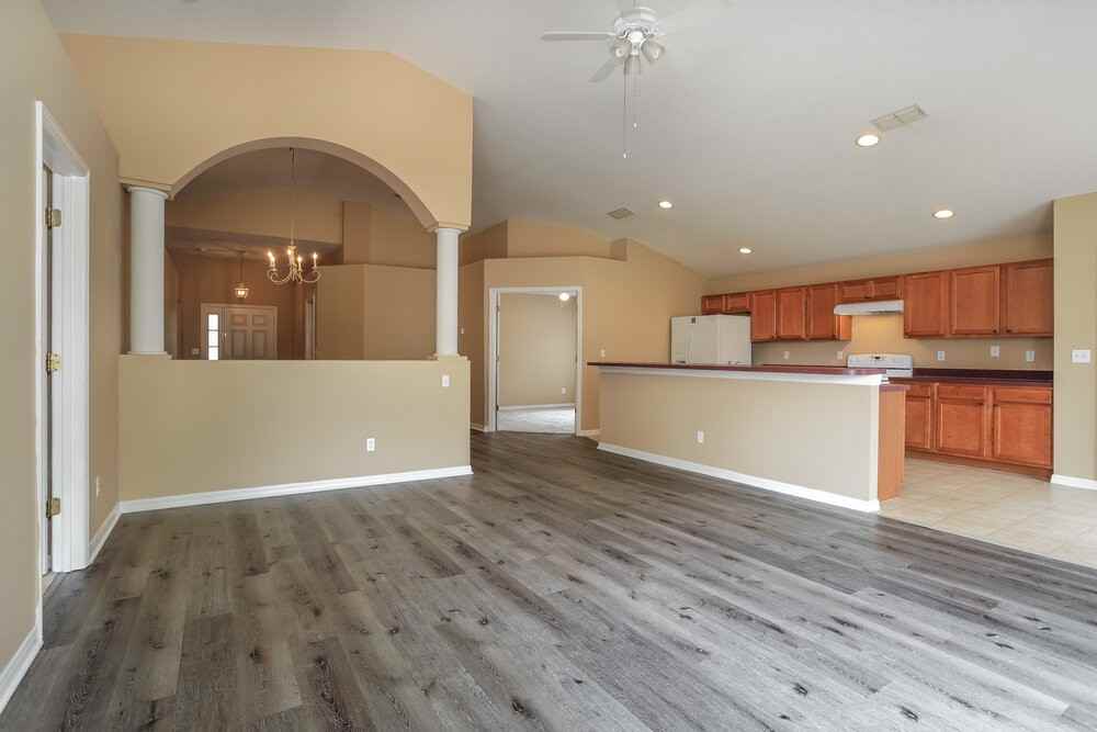 2055 Newtown Rd - Photo 4 of 16