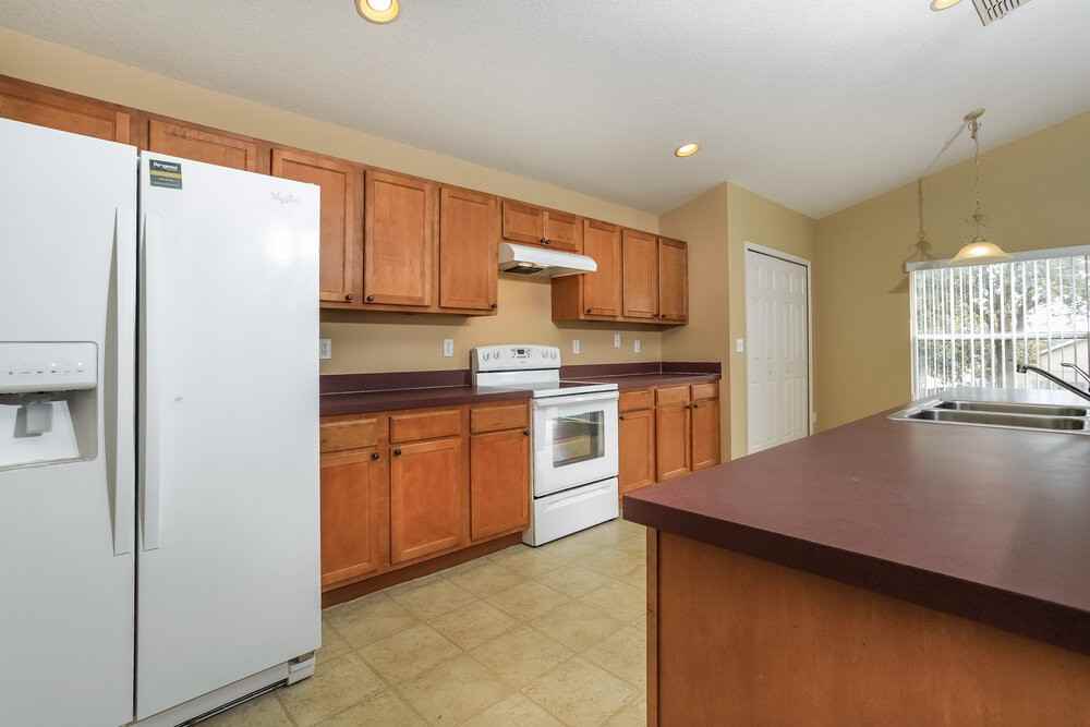 2055 Newtown Rd - Photo 6 of 16