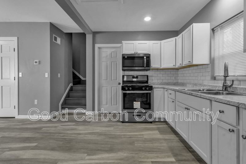 1246 West Ave #4 - Photo 2 of 15