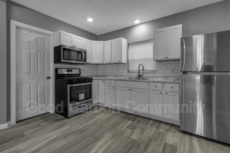 1246 West Ave #4 - Photo 3 of 15