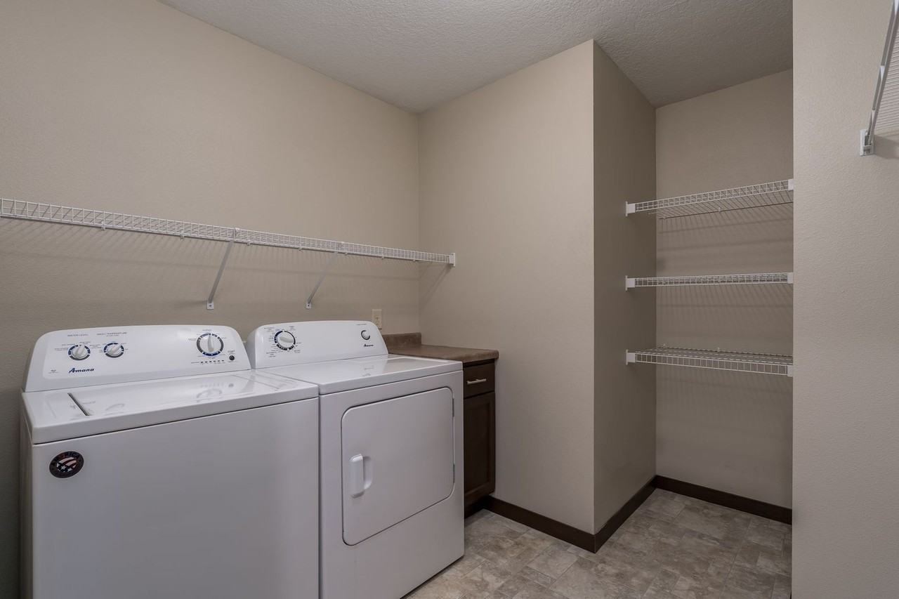 Lakeside Apartments - Photo 6 of 31