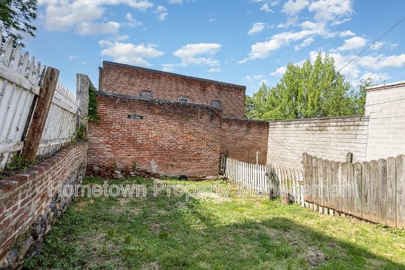 321 W Mifflin St - Photo 3 of 27