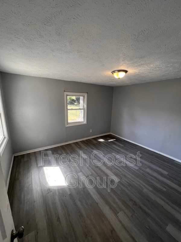 3318 West 30th Street #1 - Photo 6 of 12