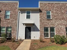 featured image of 4409 Village Oak Ln