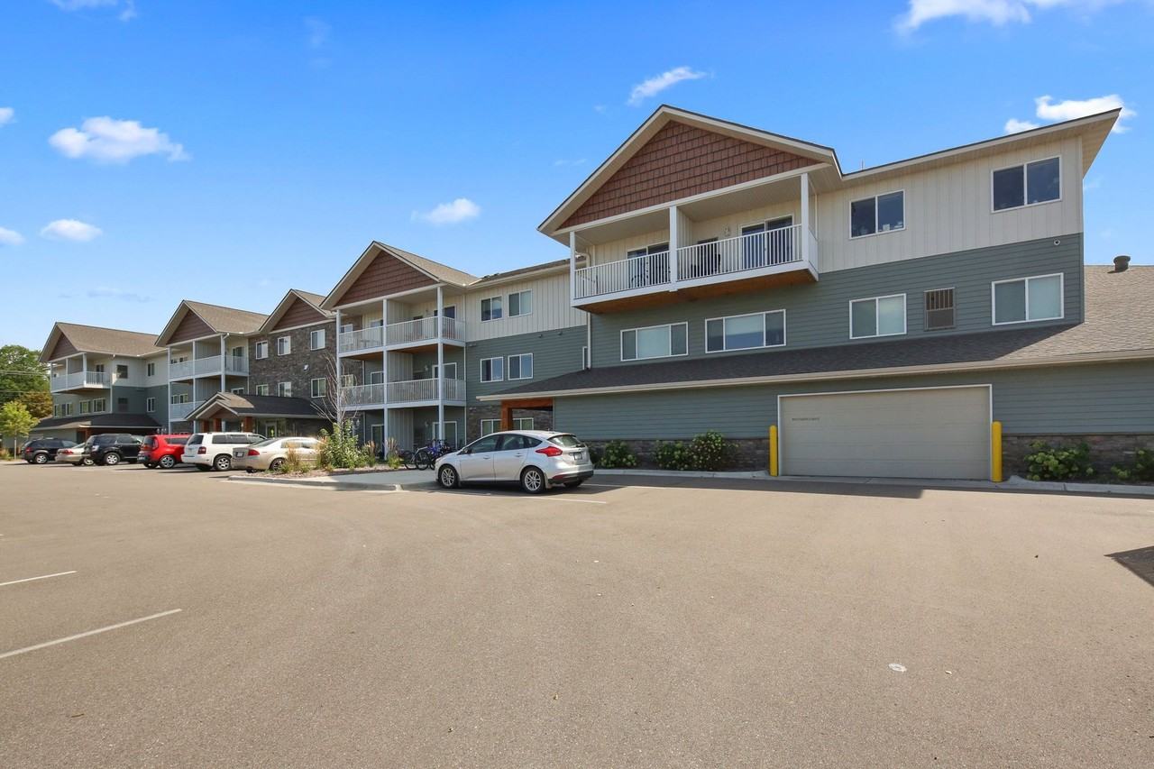 725 6th St NW - Photo 3 of 50