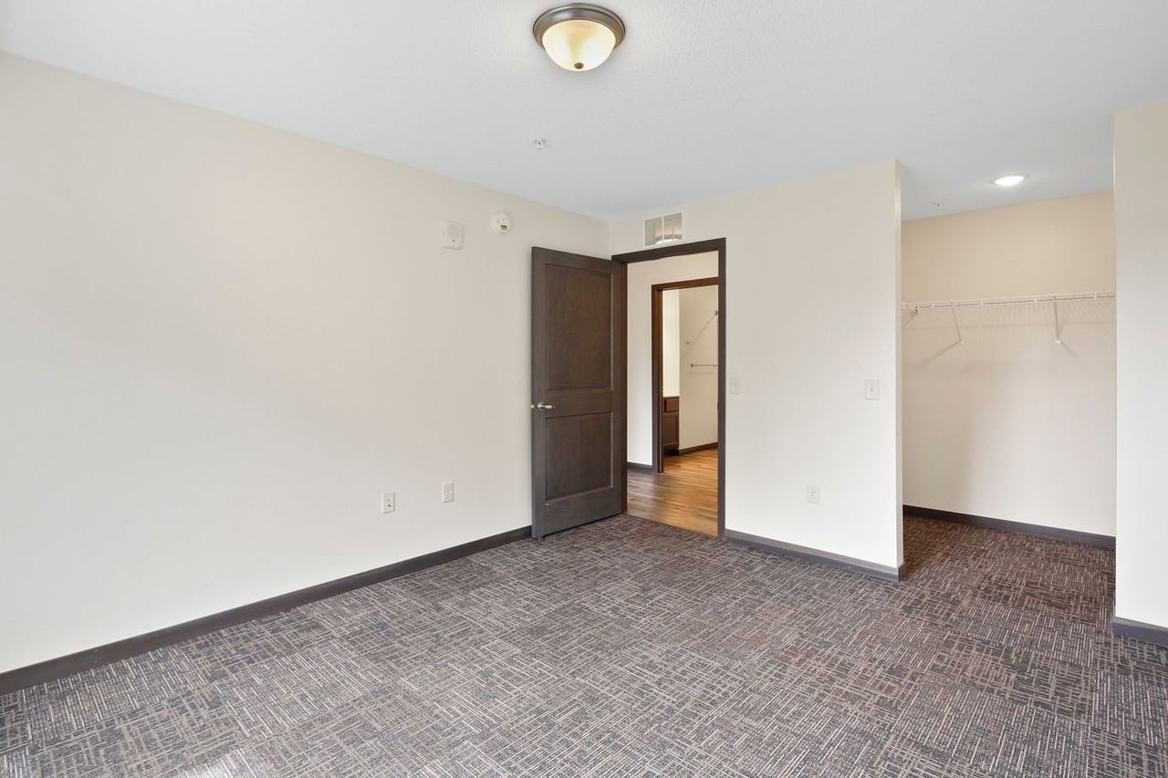 Jackson Hills Apartments - Photo 5 of 50