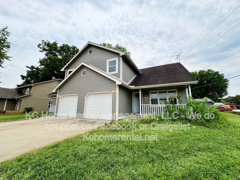 307 E Main St Apt B - Photo 2 of 30