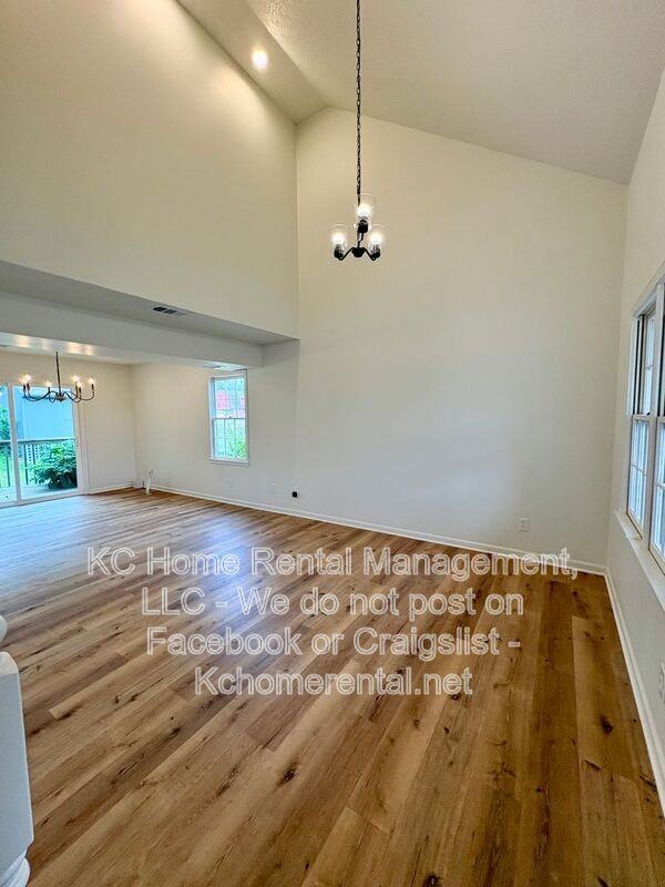 307 E Main St Apt B - Photo 3 of 30