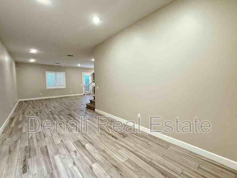 8976 N 8th Dr - Photo 3 of 21