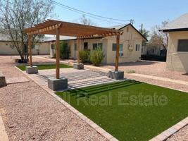 featured image of 1125 E Devonshire Ave #9