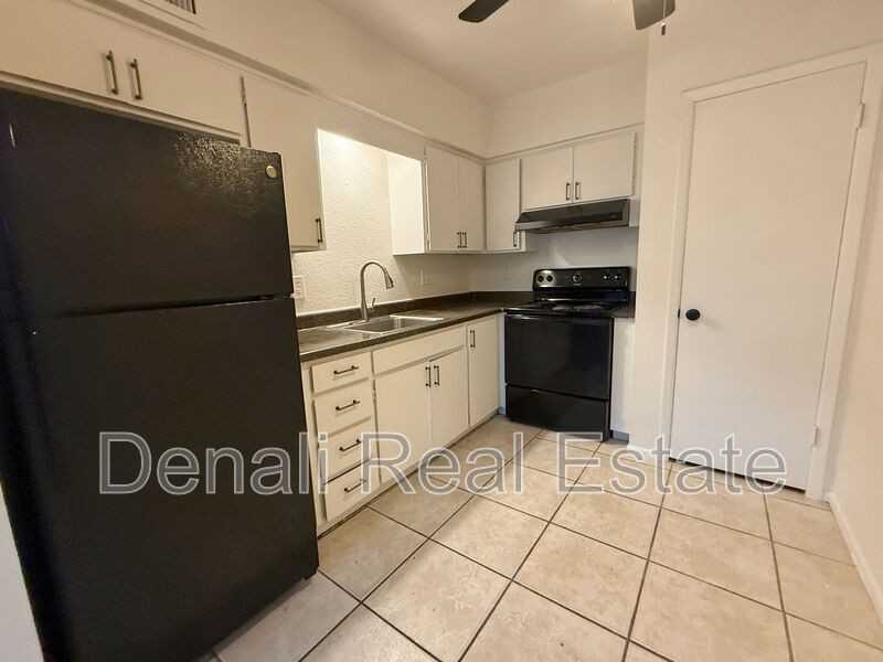 3125 N 66th St #2 - Photo 3 of 10