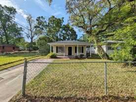 2122 Woodside St - Photo 1 of 1