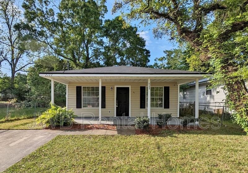 2122 Woodside St - Photo 2 of 9