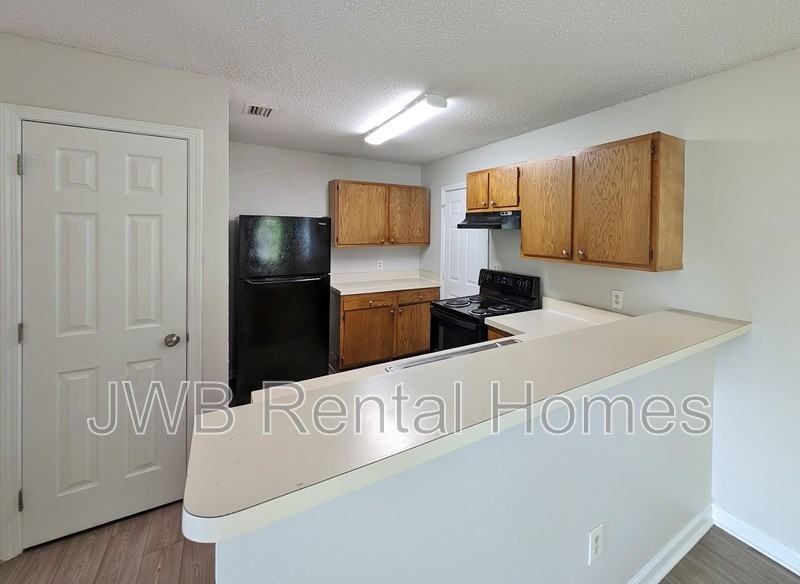 2122 Woodside St - Photo 3 of 9