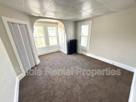 featured image of 230 N 3rd St #2