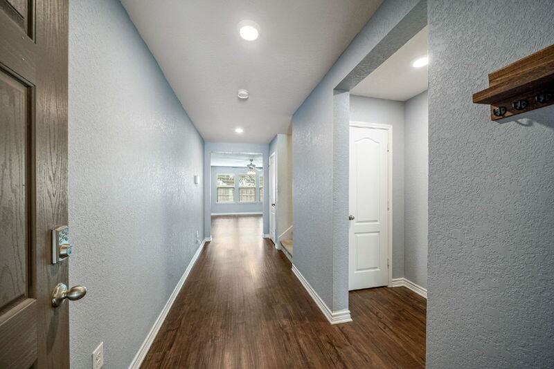 8022 Blackhawk Pass - Photo 6 of 34