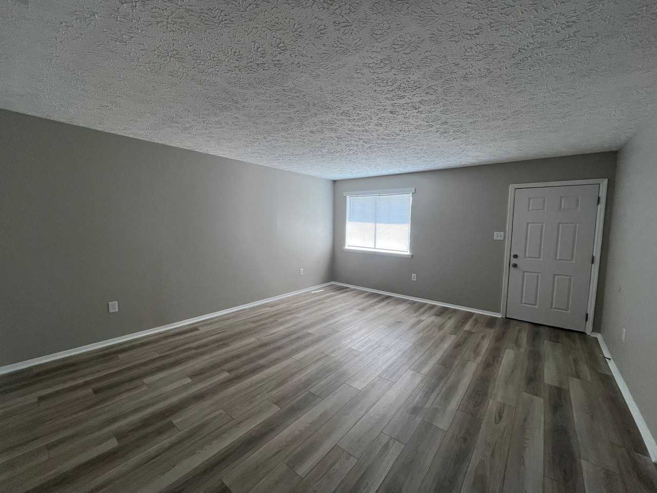 Midtown at 56th Apartments - Photo 4 of 16