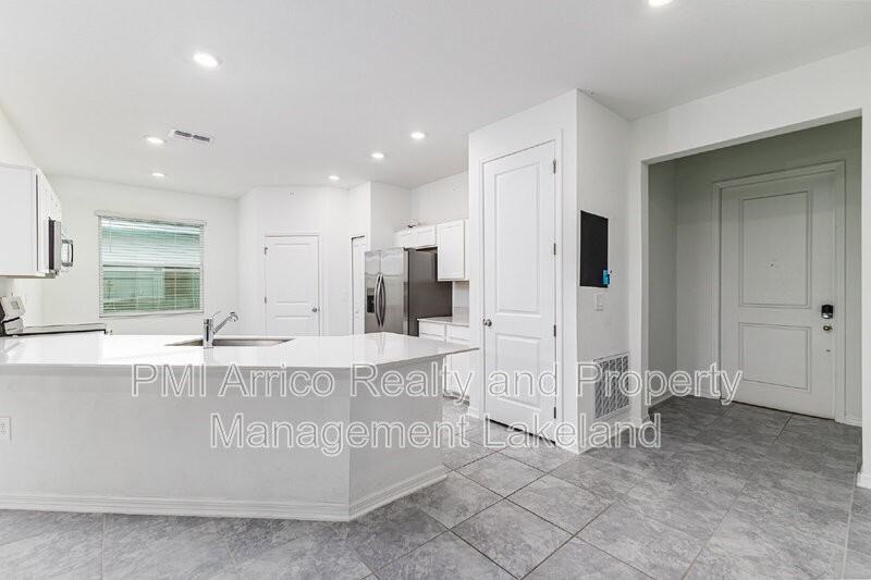1228 Tyler Rd - Photo 6 of 30