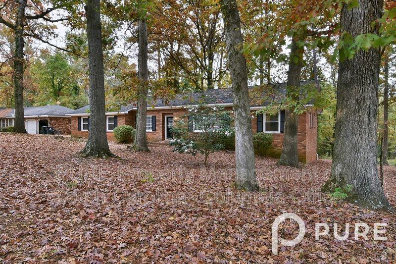 128 Valcour Rd - Photo 2 of 49