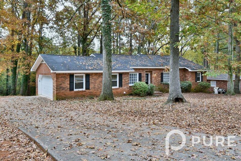 128 Valcour Rd - Photo 4 of 49