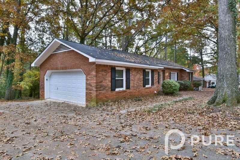 128 Valcour Rd - Photo 5 of 49