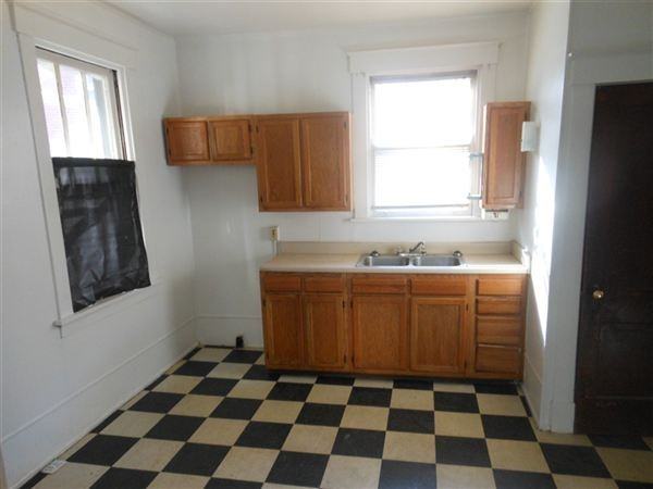 1972 Baltimore Ave - Photo 3 of 7