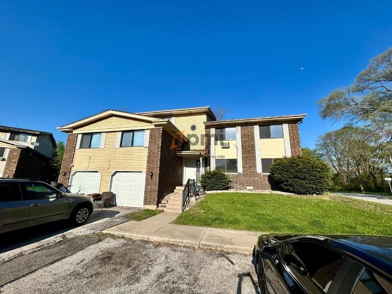 6248 Kathryn Court #D - Photo 3 of 13