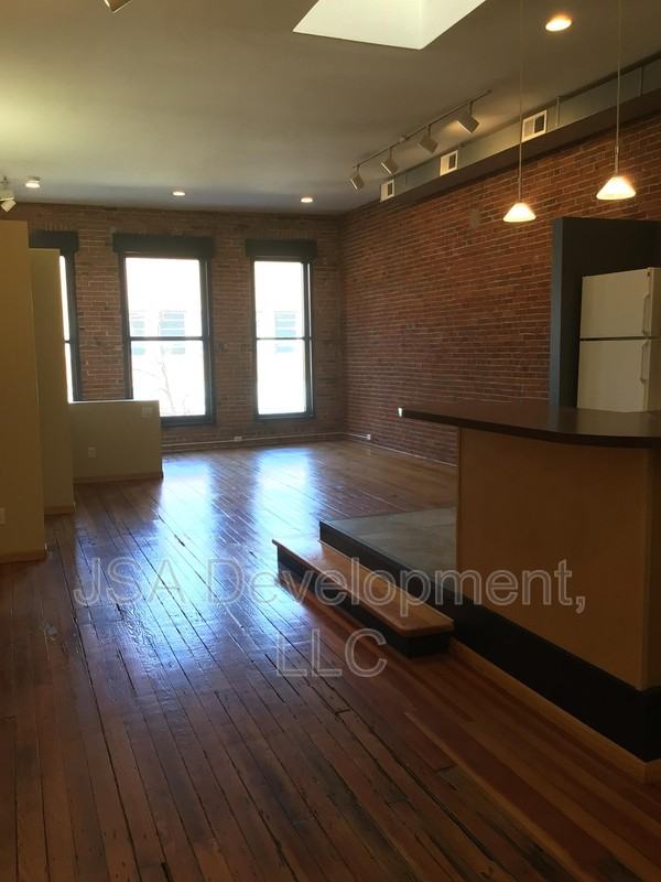 220 E 4th St #201 - Photo 3 of 7