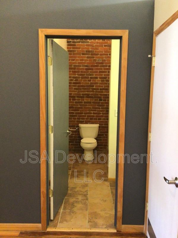 220 E 4th St #201 - Photo 4 of 7