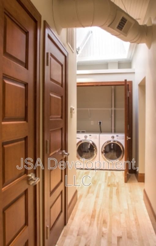 223 W 4th St - Photo 3 of 5